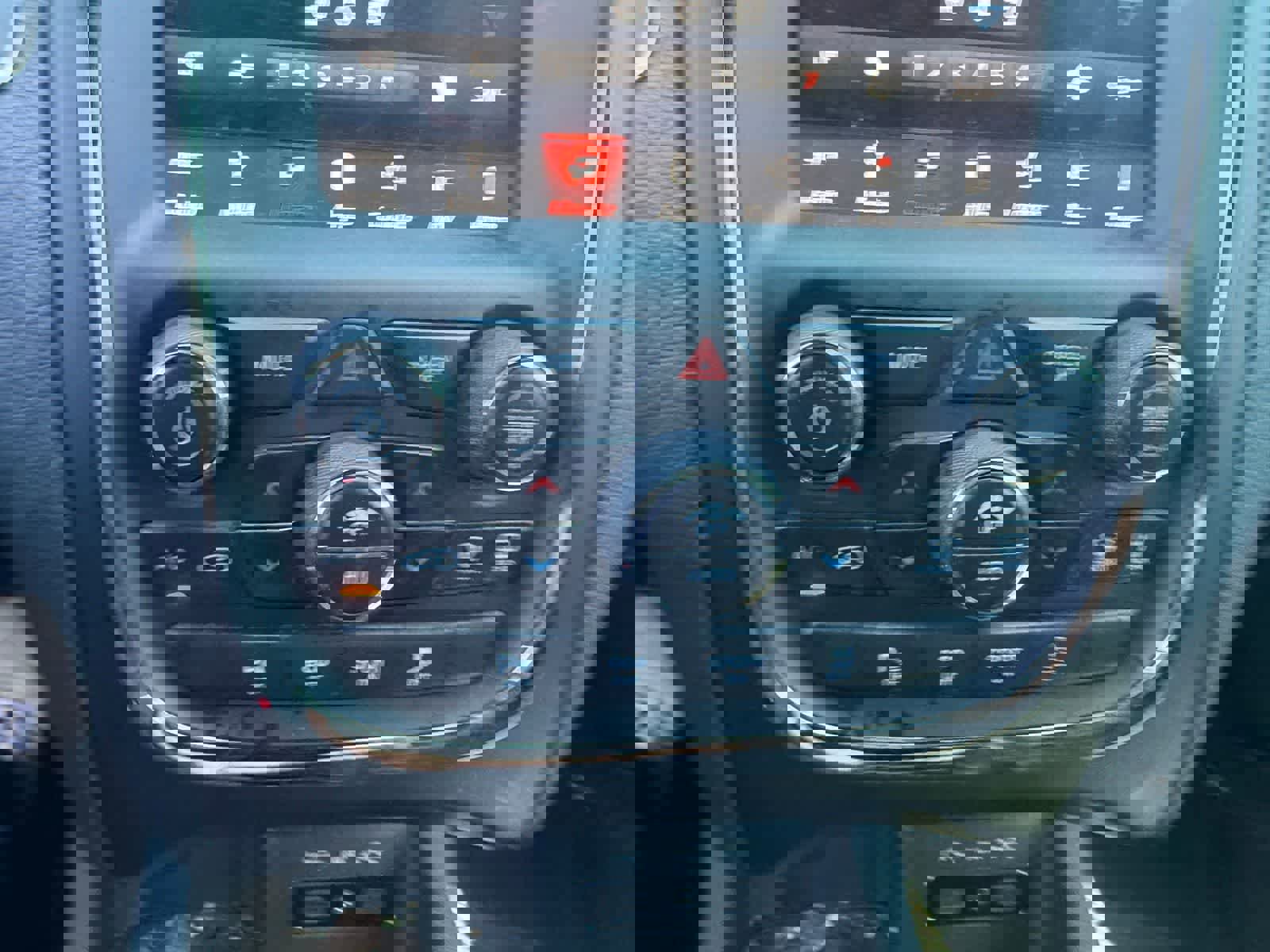 Used 2018 Dodge Durango R/T w/ Blacktop Package image 25