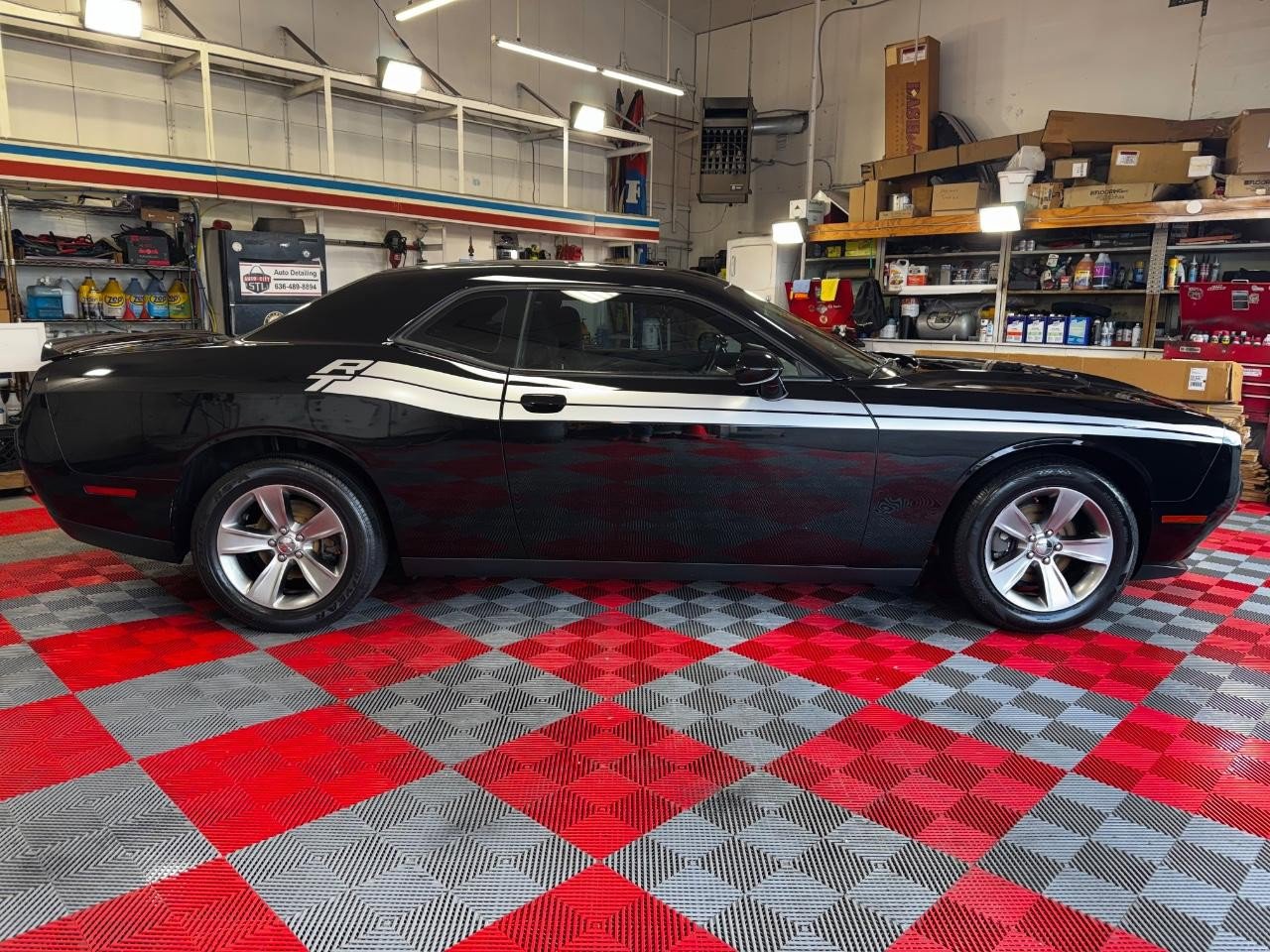 Used 2019 Dodge Challenger SXT RWD image 8