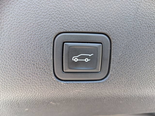 Used 2023 Chevrolet Tahoe Premier AWD/4WD image 38
