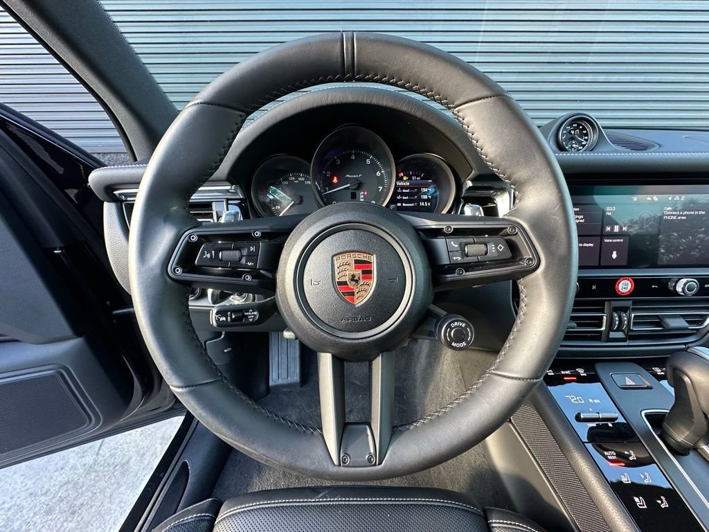 Certified 2025 Porsche Macan T image 16