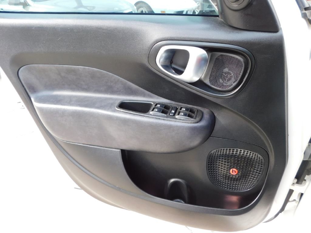 Used 2014 FIAT 500L Lounge FWD image 24
