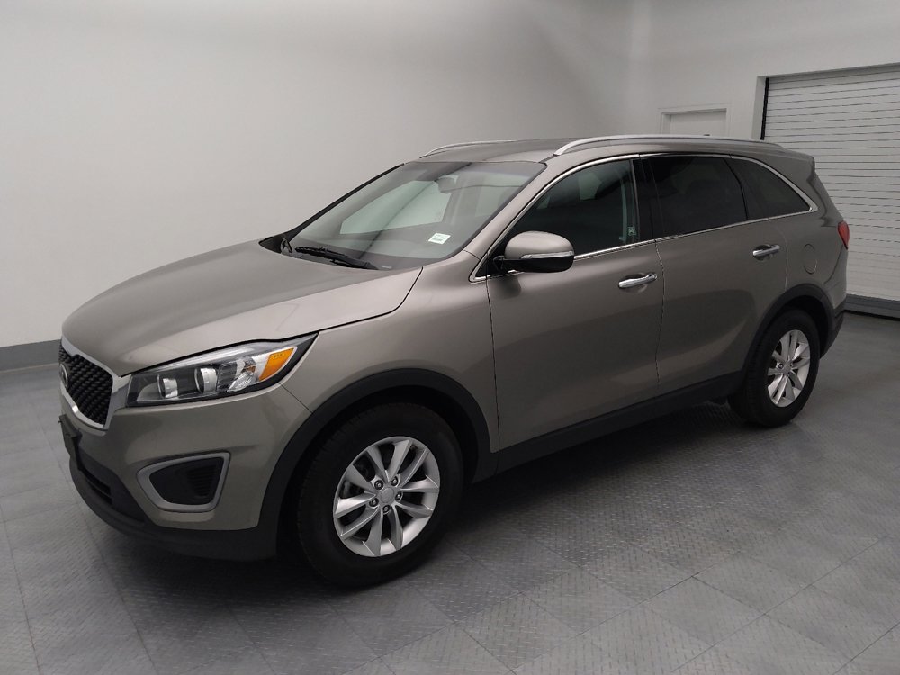 Used 2017 Kia Sorento FWD w/ LX Convenience Package image 2