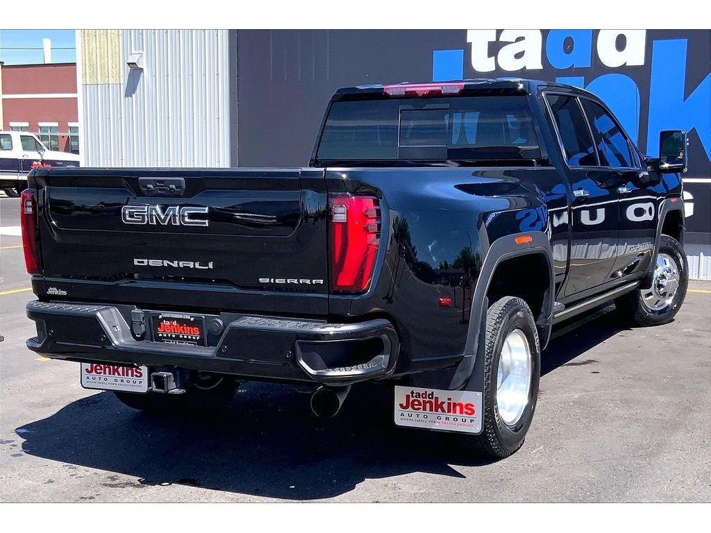 Used 2025 GMC Sierra 3500 Denali Ultimate AWD/4WD image 15