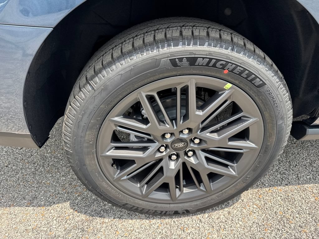 New 2027 Ford Expedition Max Platinum w/ Stealth Appearance Package AWD/4WD image 5