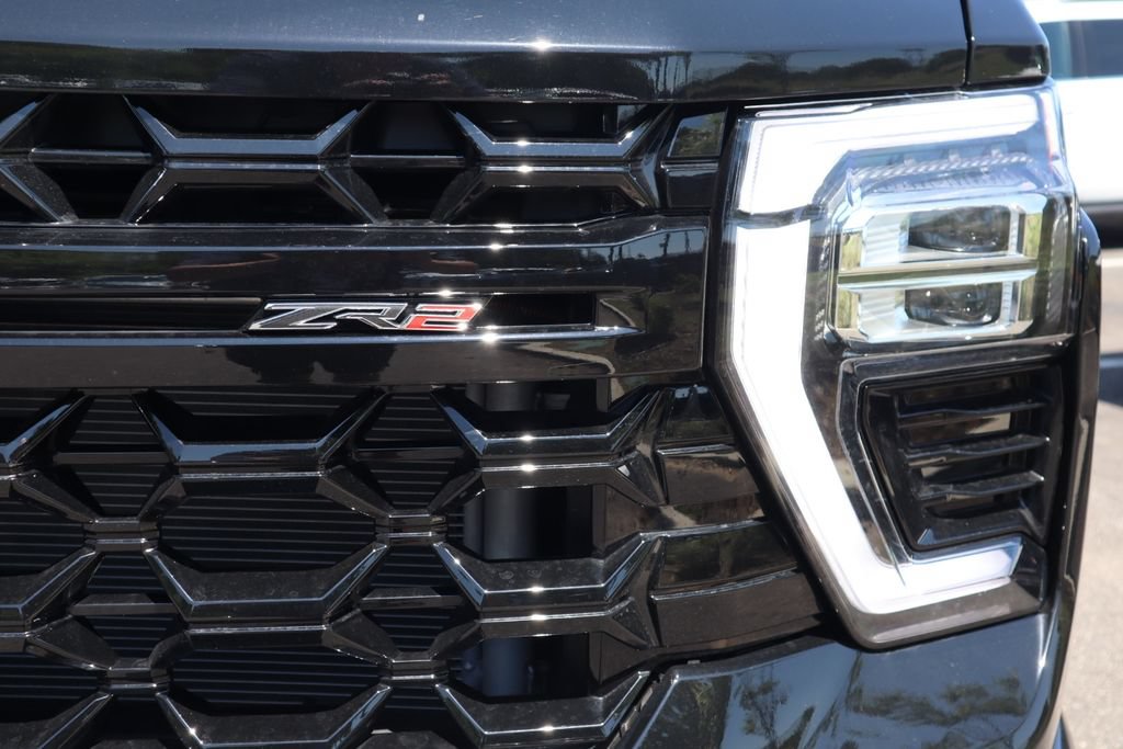 Used 2024 Chevrolet Silverado 2500 ZR2 w/ Technology Package AWD/4WD image 17