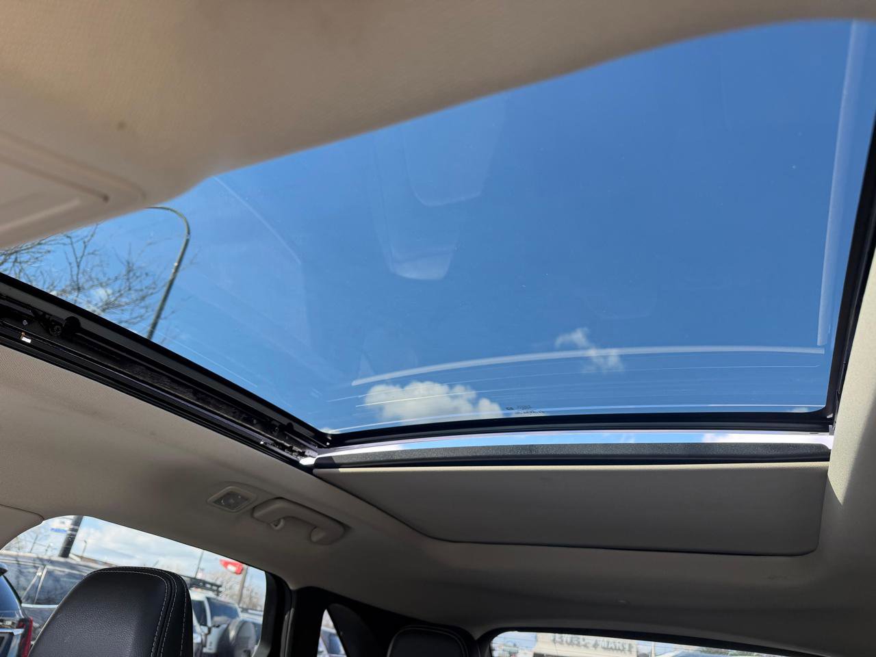 Used 2020 Ford Escape Titanium image 13