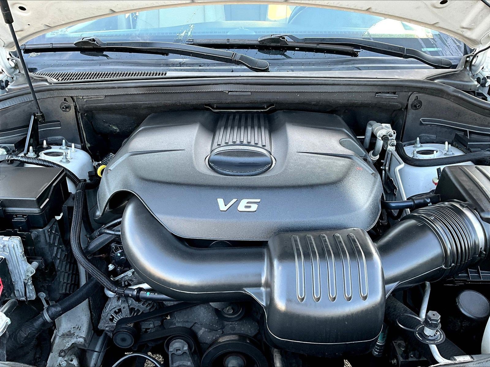 Used 2014 Jeep Grand Cherokee Limited w/ Luxury Group II AWD/4WD image 30