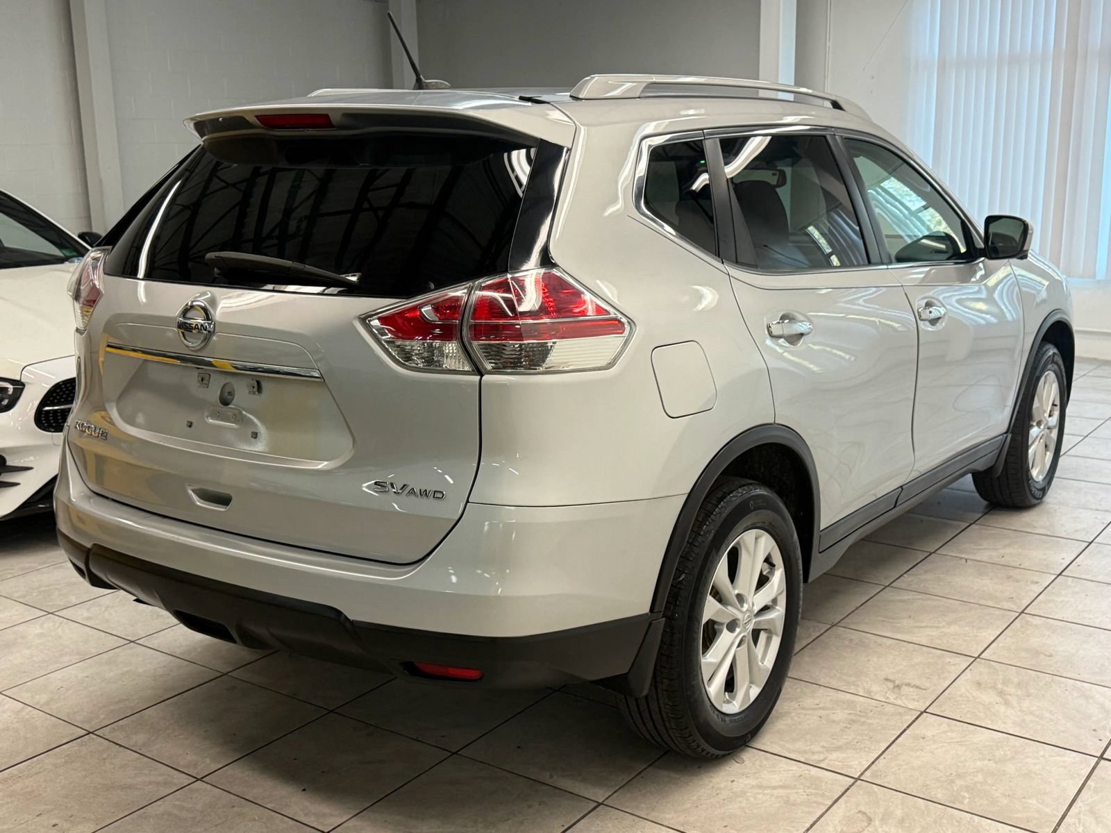 Used 2016 Nissan Rogue SV w/ SV Premium Package AWD/4WD image 9