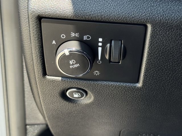 Used 2017 Jeep Grand Cherokee Altitude AWD/4WD image 22
