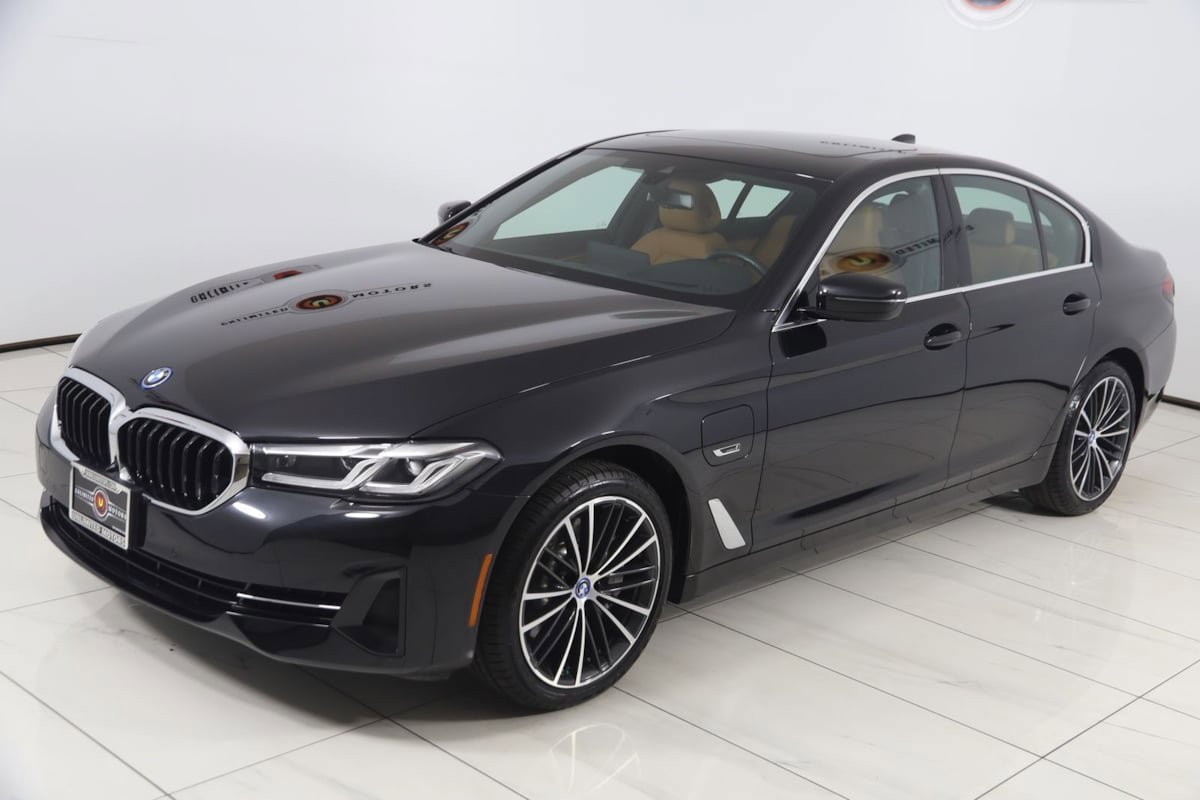Used 2023 BMW 530e xDrive w/ Premium Package AWD/4WD image 24