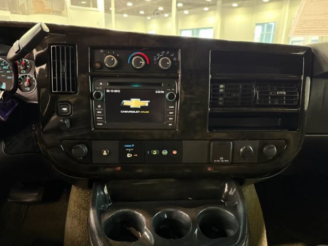Used 2017 Chevrolet Express 2500 RWD image 18