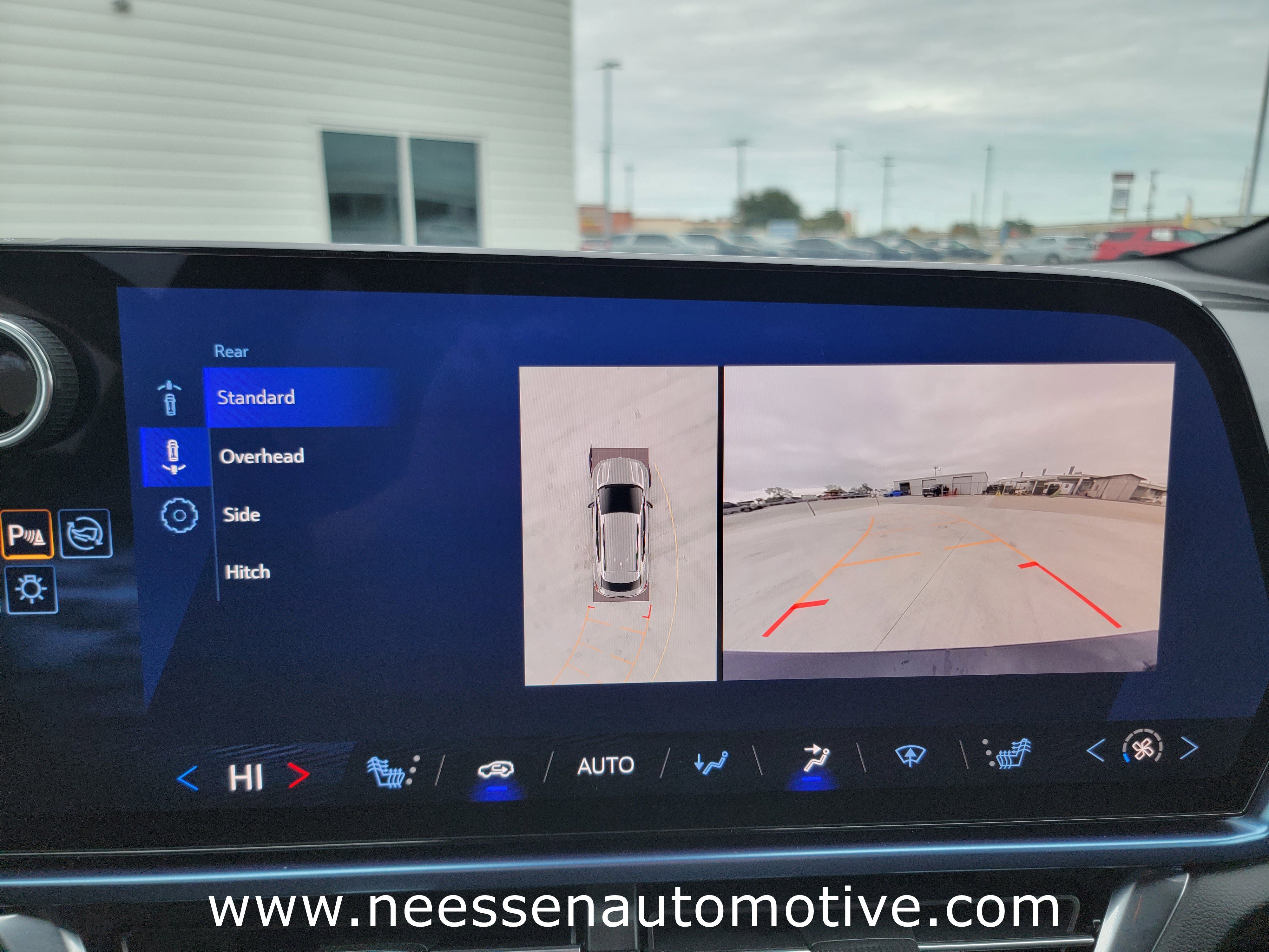 Used 2025 Chevrolet Equinox EV LT w/ Convenience Package image 25