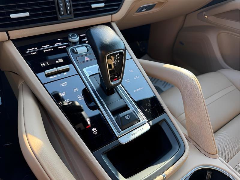 Used 2019 Porsche Cayenne E-Hybrid image 35