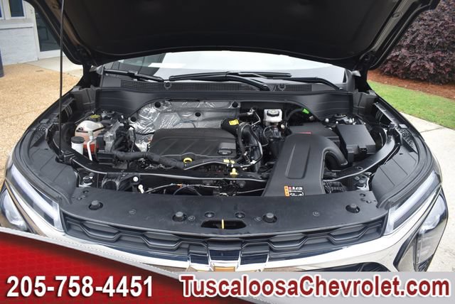 Certified 2025 Chevrolet Trax LT FWD image 36