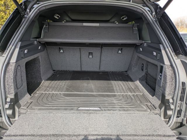 New 2026 Land Rover Range Rover SE image 16