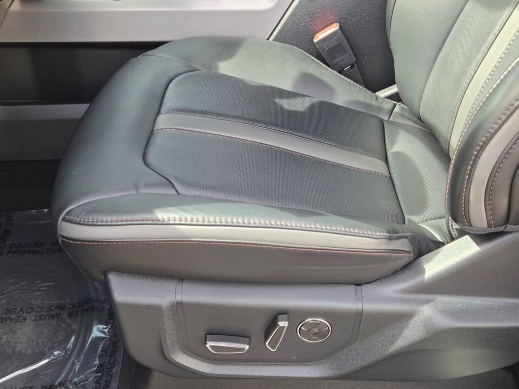 Used 2021 Ford F450 Platinum w/ FX4 Off-Road Package image 33