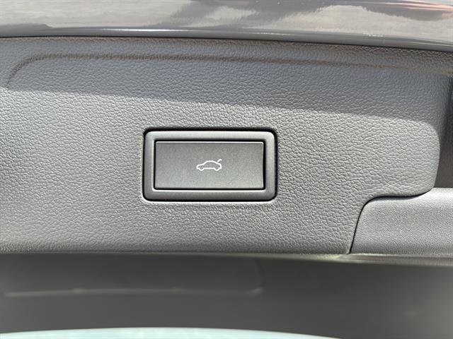 New 2026 Volkswagen Atlas Cross Sport SEL R-Line image 11