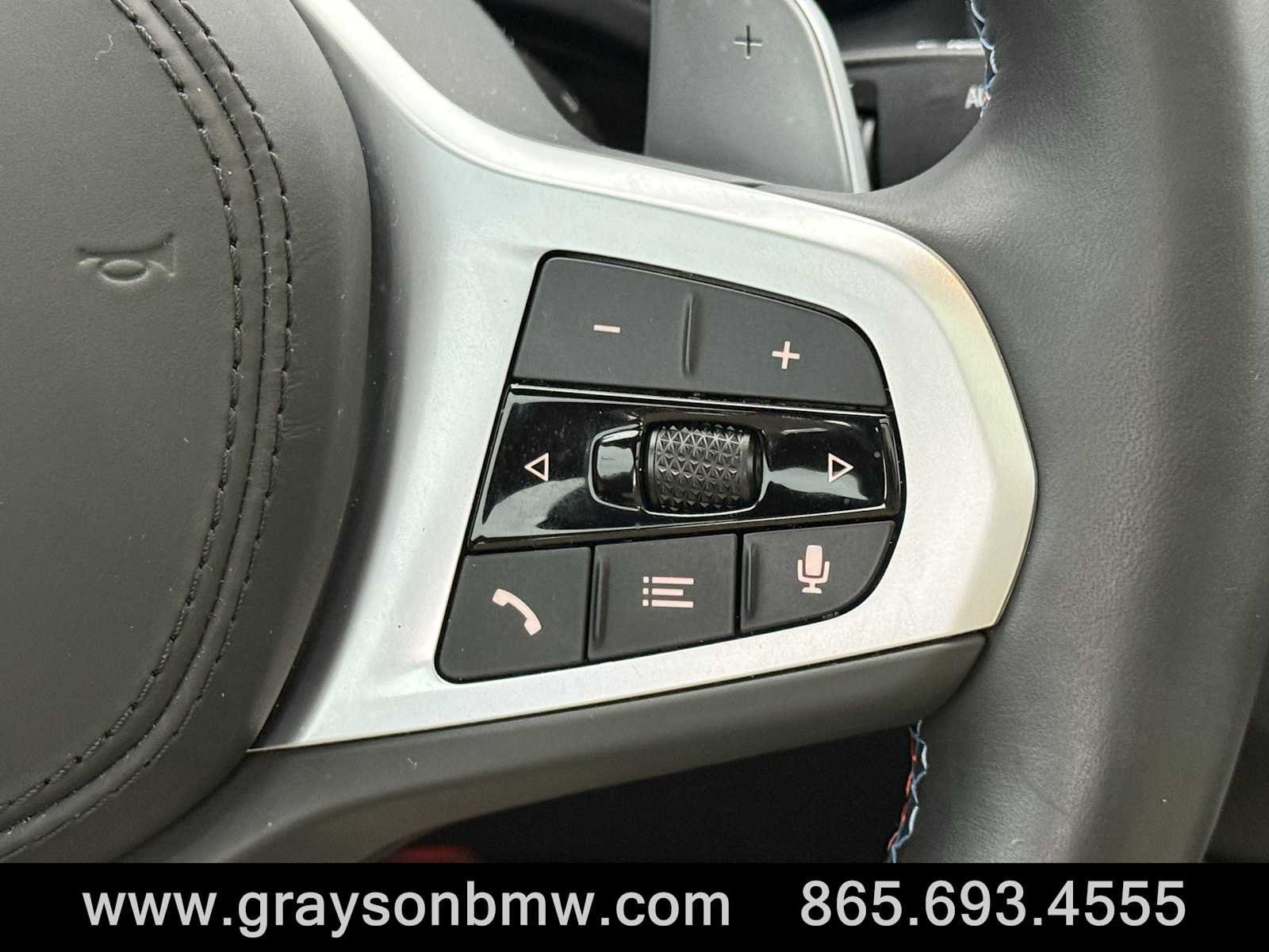 Used 2025 BMW X4 M40i w/ Premium Package image 19