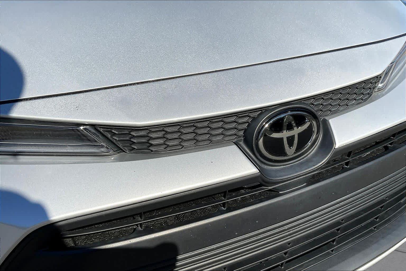 Used 2023 Toyota Corolla LE w/ LE Convenience Package FWD image 29