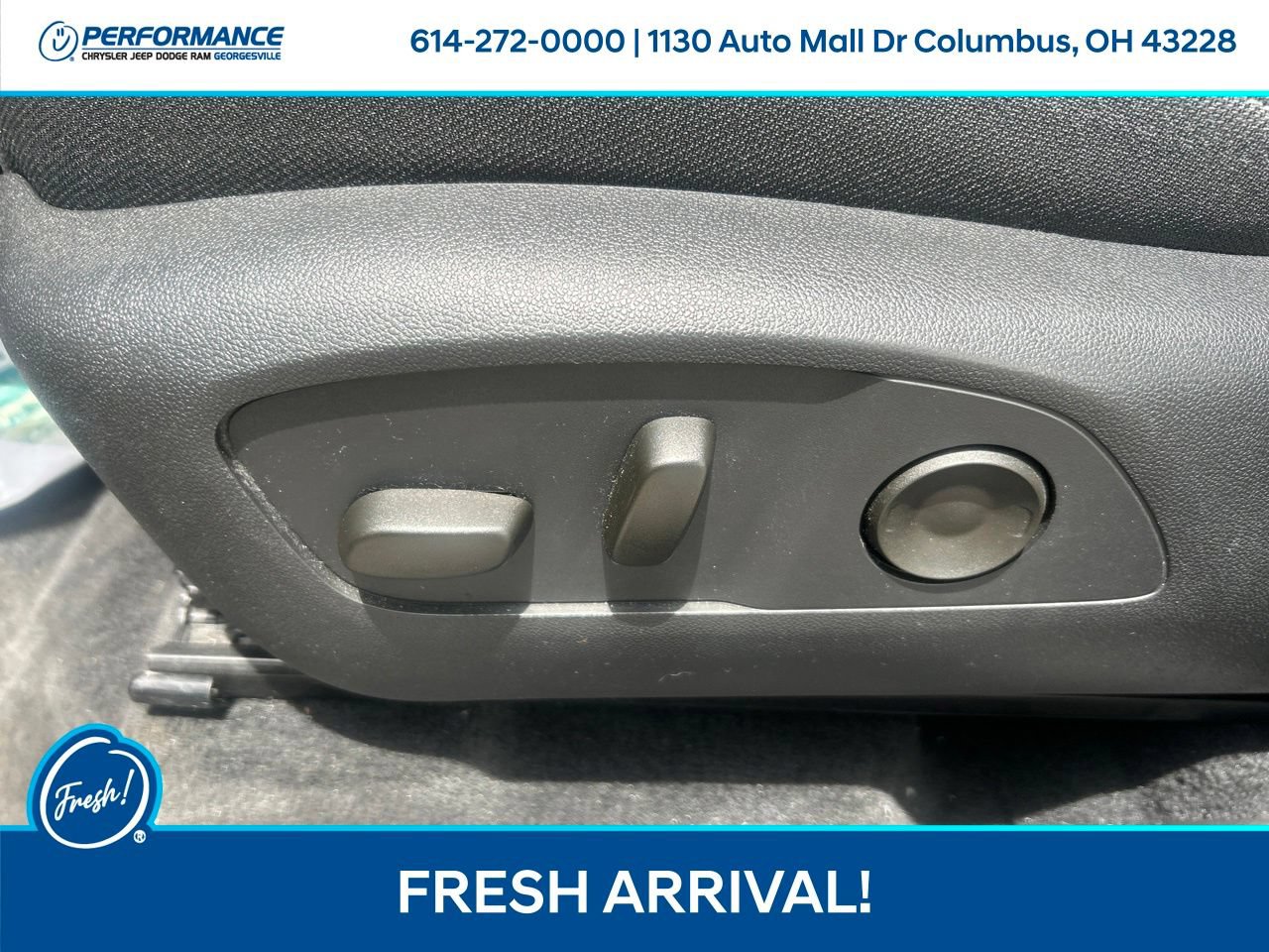 Used 2025 Chevrolet Traverse LT AWD/4WD image 18