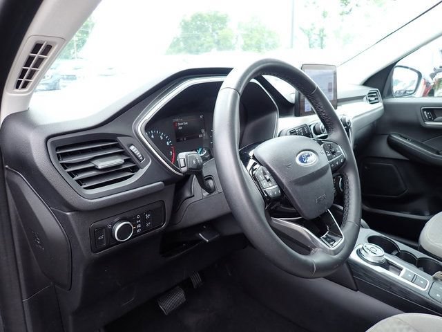 Used 2022 Ford Escape SE w/ SE Sport Appearance Package AWD/4WD image 15