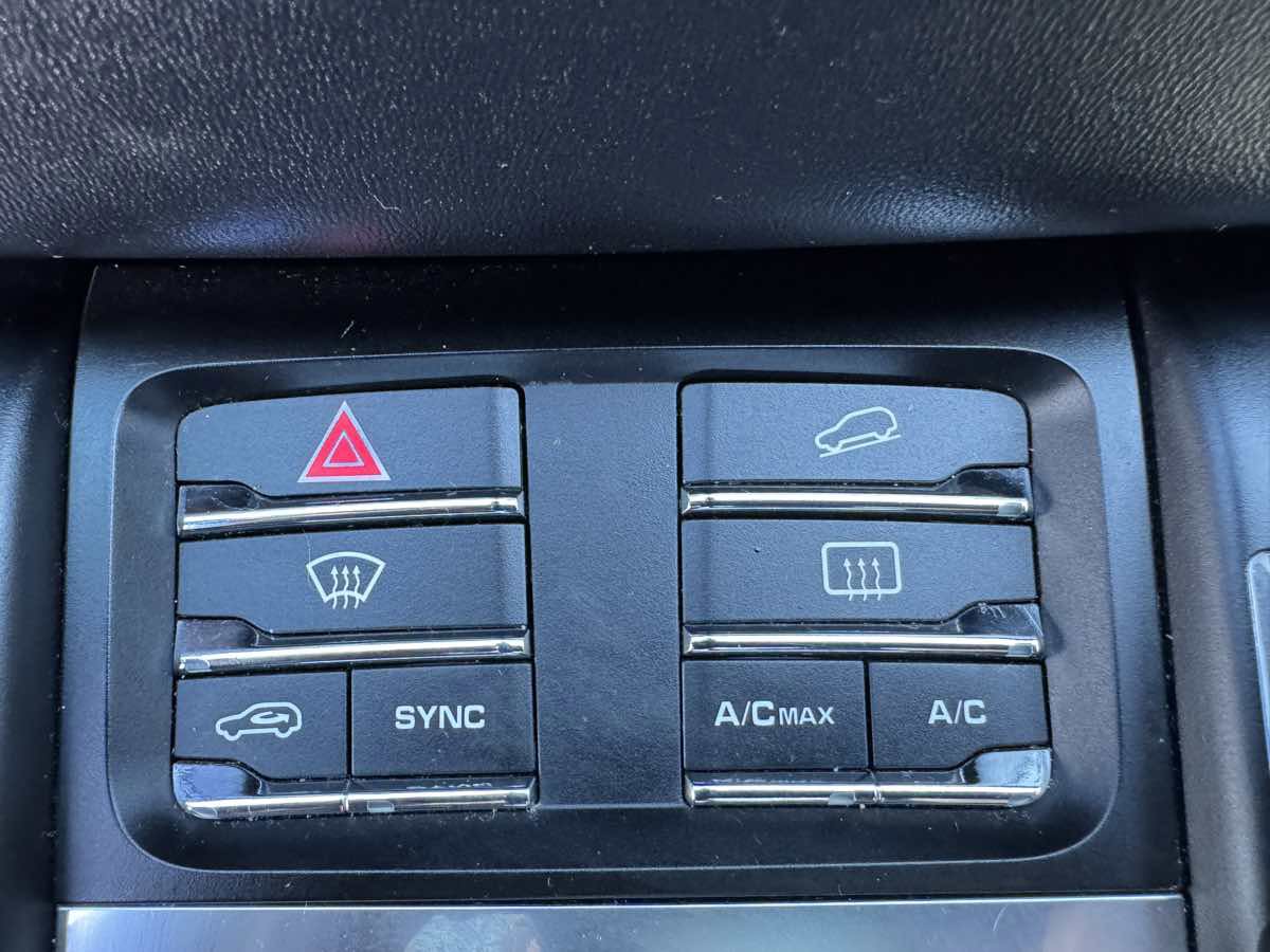 Used 2017 Porsche Macan GTS AWD/4WD image 17