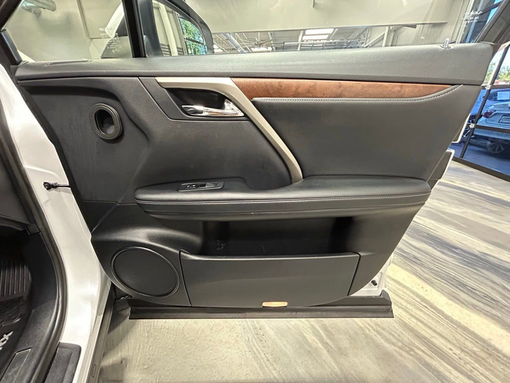 Used 2021 Lexus RX 350L Premium w/ Premium Package image 40