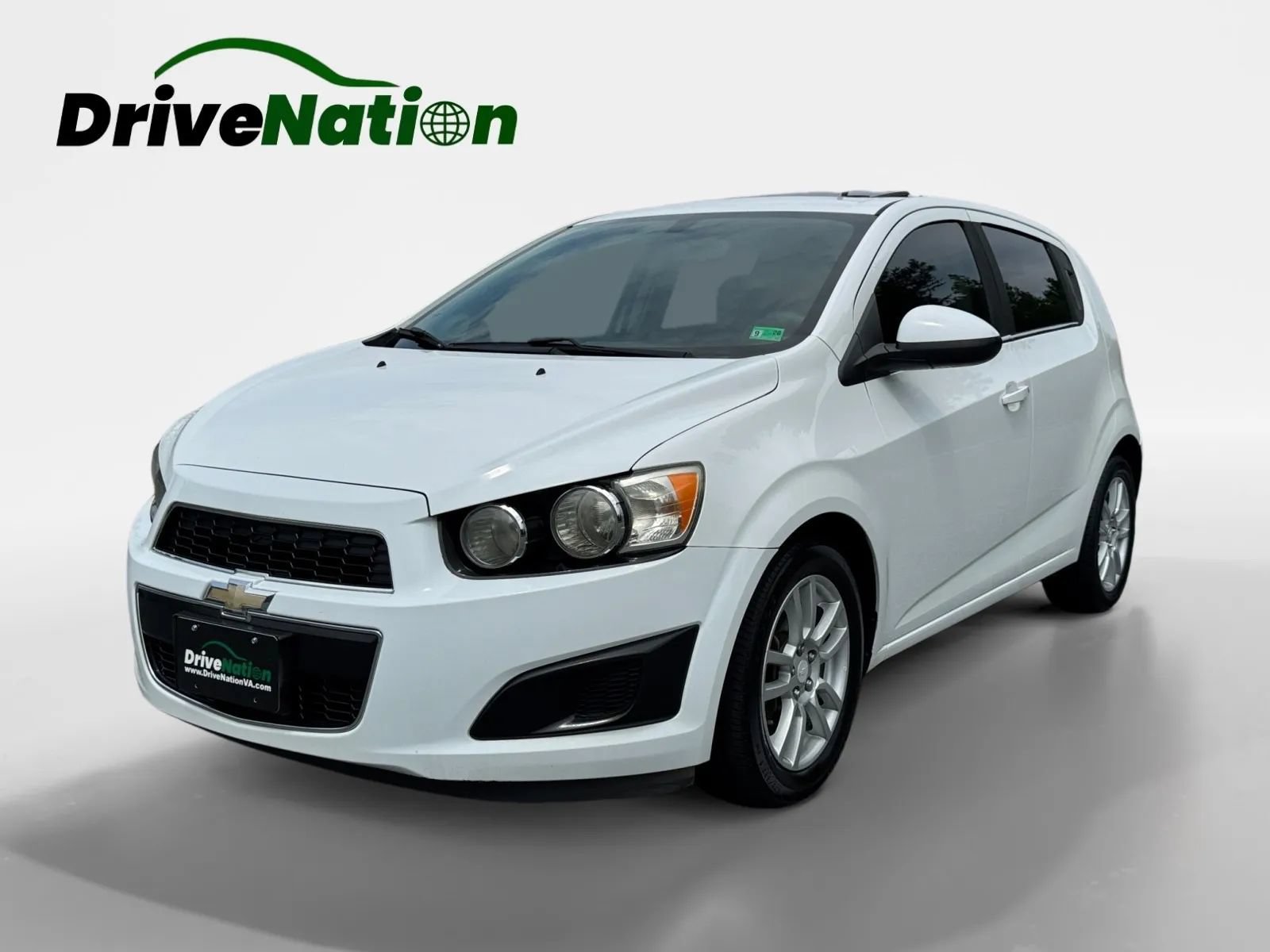 Used 2015 Chevrolet Sonic LT w/ Fun and Sun Package FWD image 1