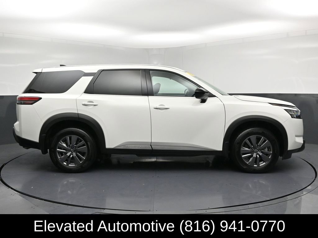 Used 2024 Nissan Pathfinder S AWD/4WD image 25