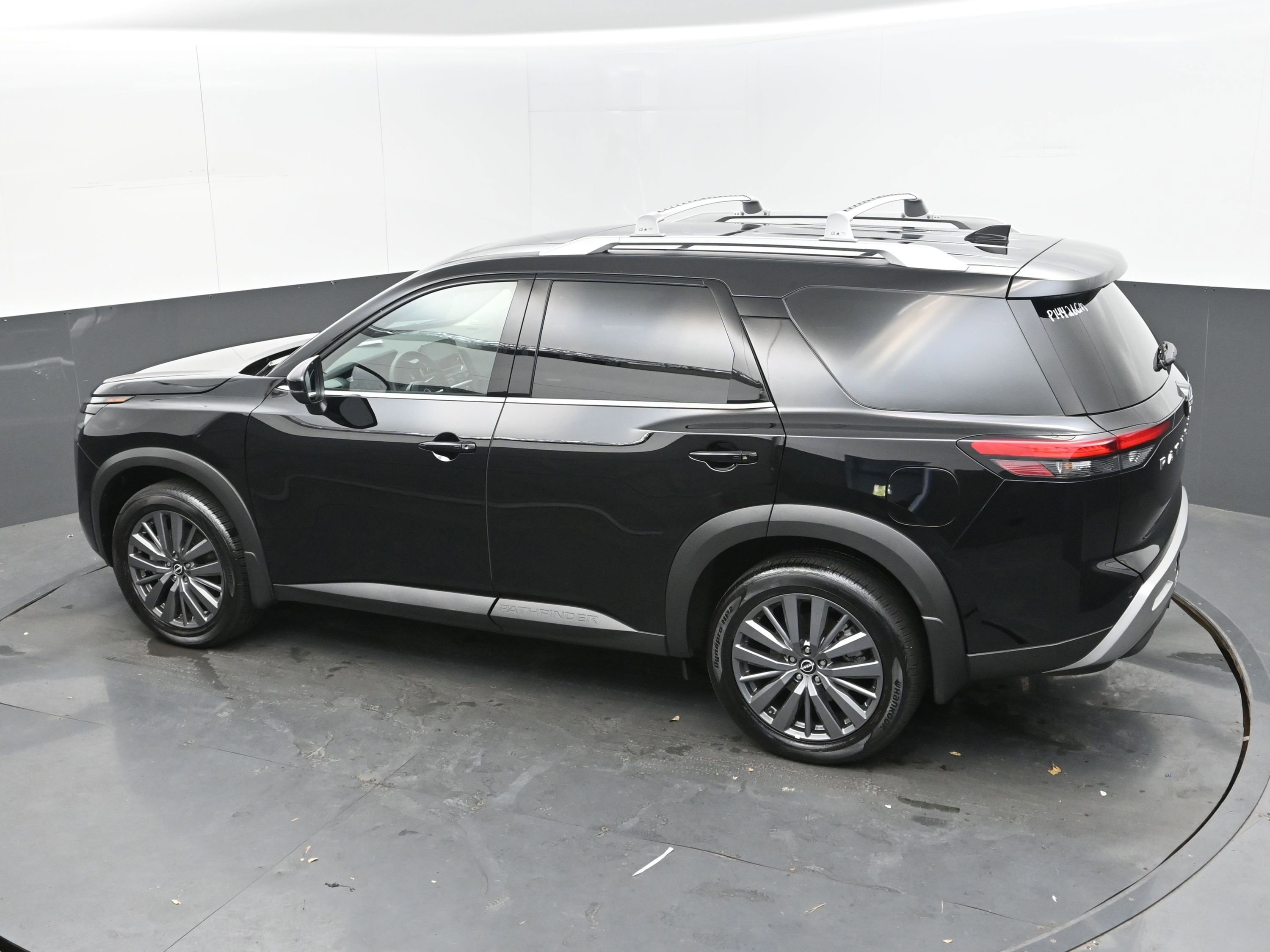 Used 2025 Nissan Pathfinder SL w/ SL Premium Package image 32