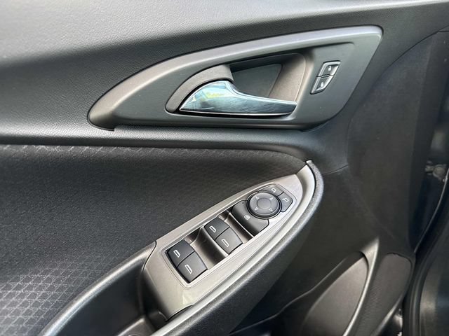 Used 2024 Chevrolet Malibu RS FWD image 44