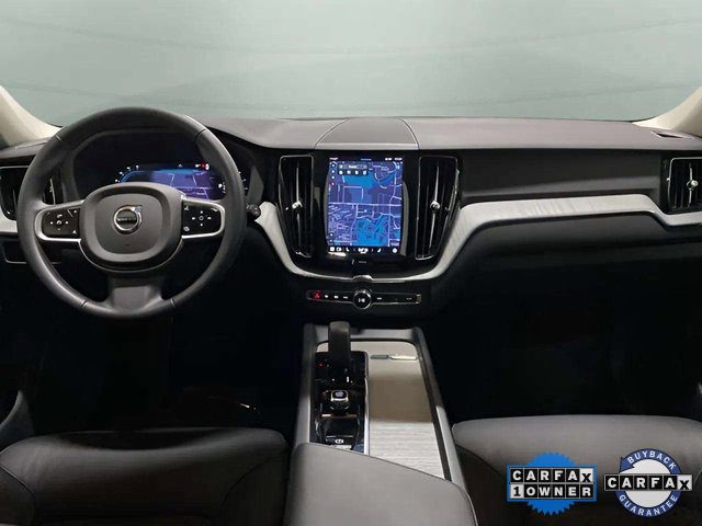 Used 2025 Volvo XC60 B5 Plus image 12