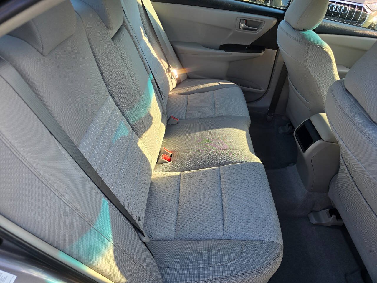 Used 2016 Toyota Camry LE FWD image 26