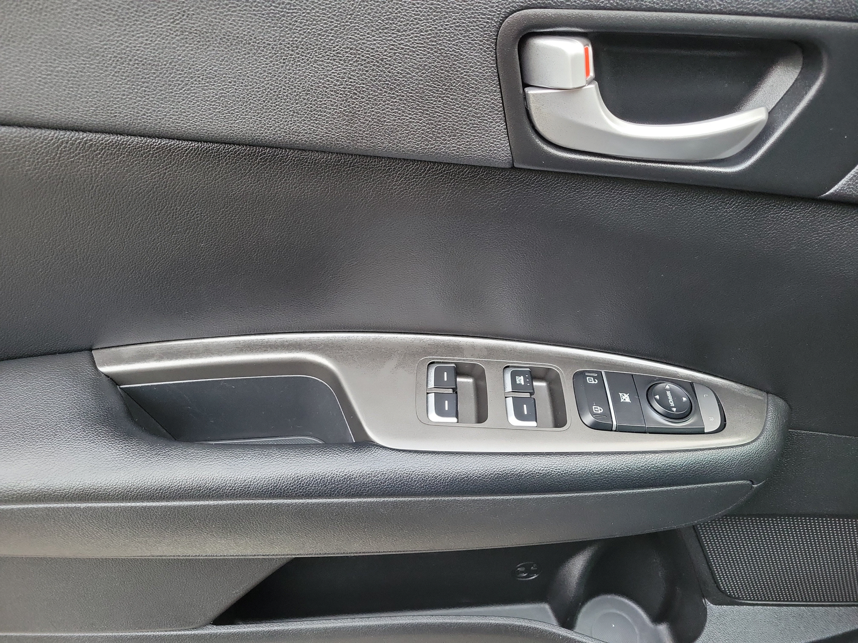 Used 2020 Kia Optima LX FWD image 12
