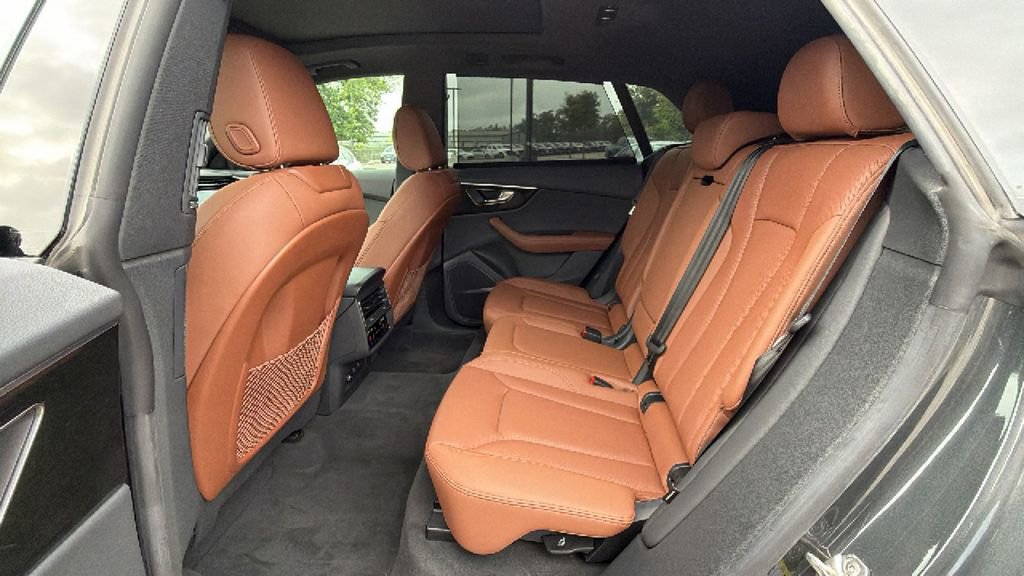Used 2023 Audi Q8 Premium Plus image 34
