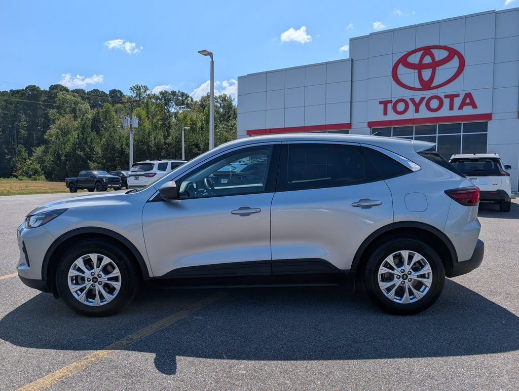 Used 2023 Ford Escape Active w/ Tech Pack #1 FWD image 2
