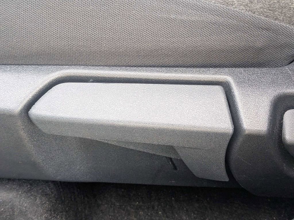 Used 2025 Nissan Kicks SV w/ SV Premium Package FWD image 20