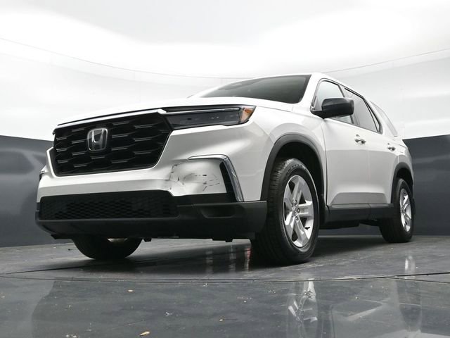 Used 2023 Honda Pilot LX image 18