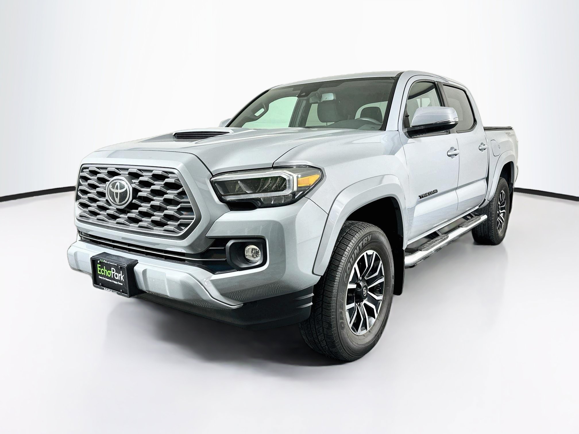 Used 2021 Toyota Tacoma TRD Sport w/ Technology Package RWD image 3