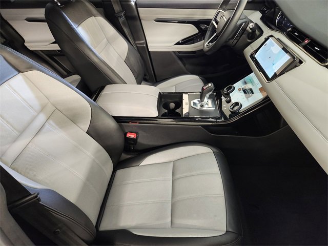 Used 2023 Land Rover Range Rover Evoque R-Dynamic SE image 3