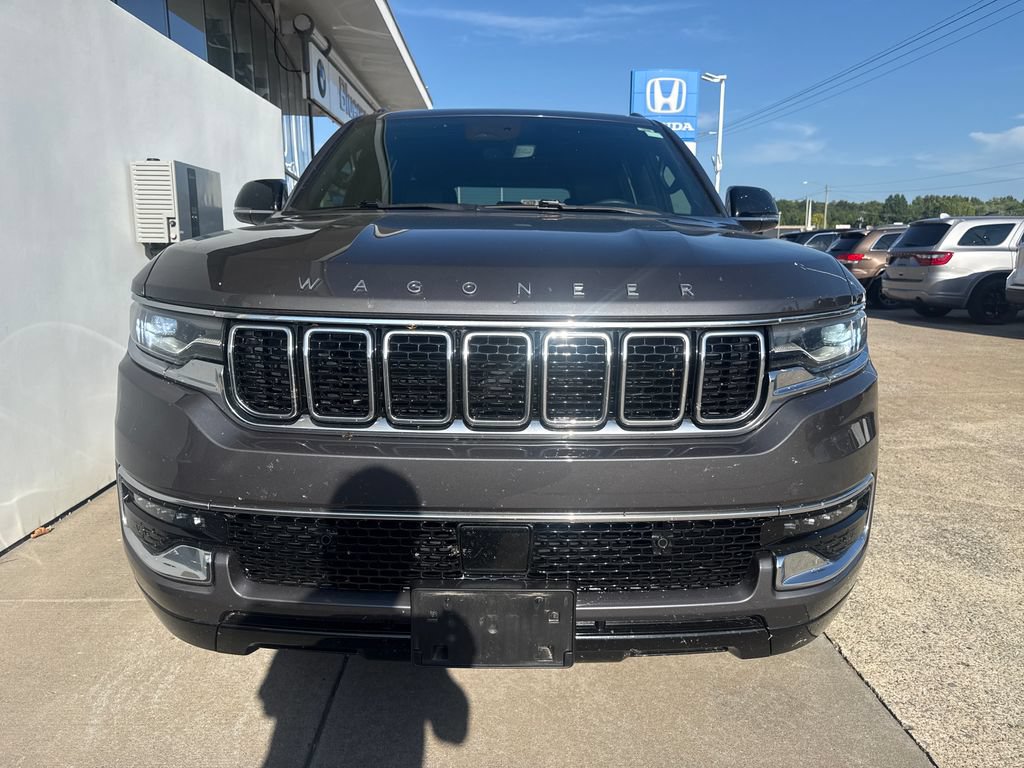 Used 2023 Jeep Wagoneer 4WD w/ Premium Group I image 7