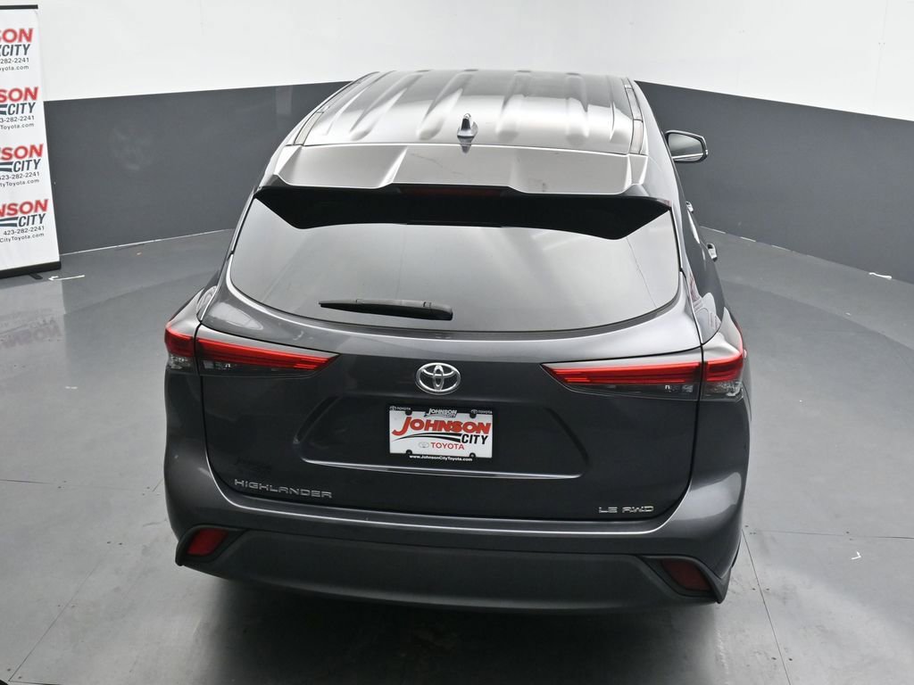 Used 2021 Toyota Highlander LE AWD/4WD image 33