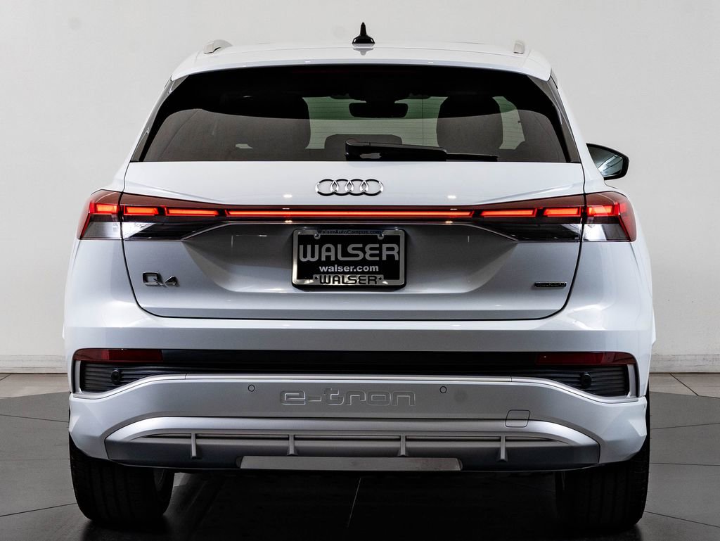 Used 2024 Audi Q4 e-tron Prestige image 7