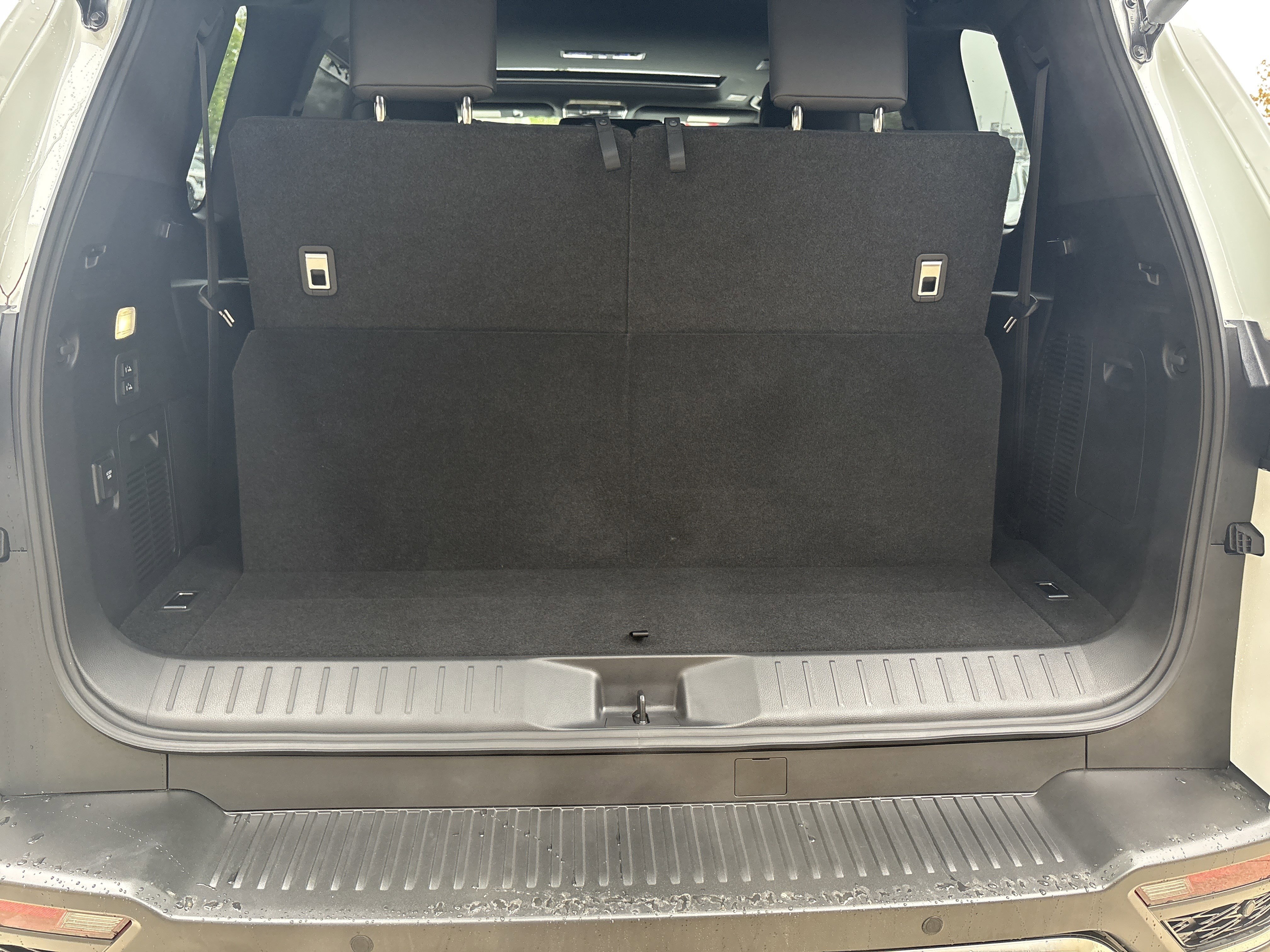 Used 2026 Lexus LX 600 F Sport image 32