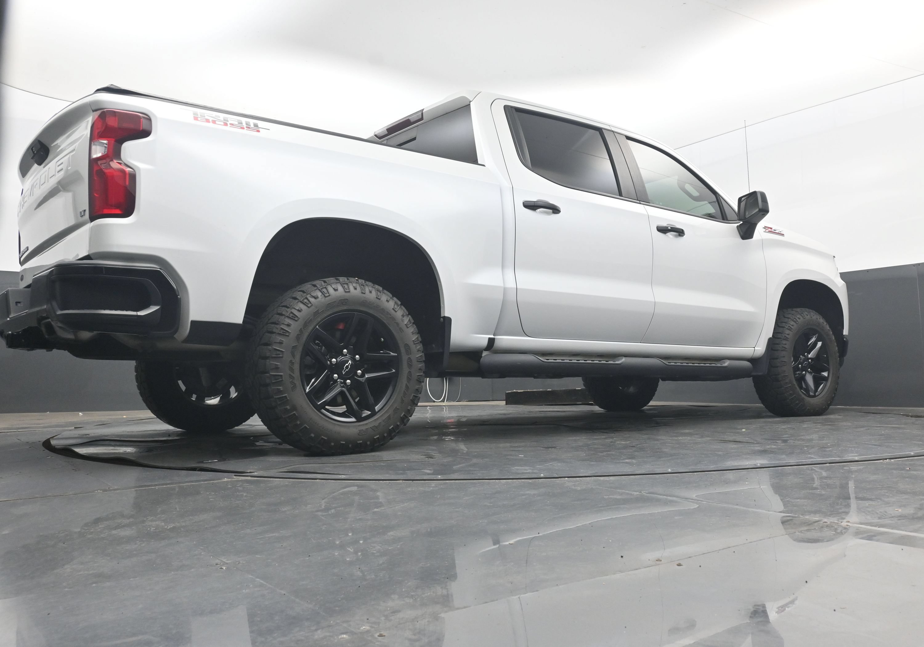 Used 2020 Chevrolet Silverado 1500 LT Trail Boss AWD/4WD image 29