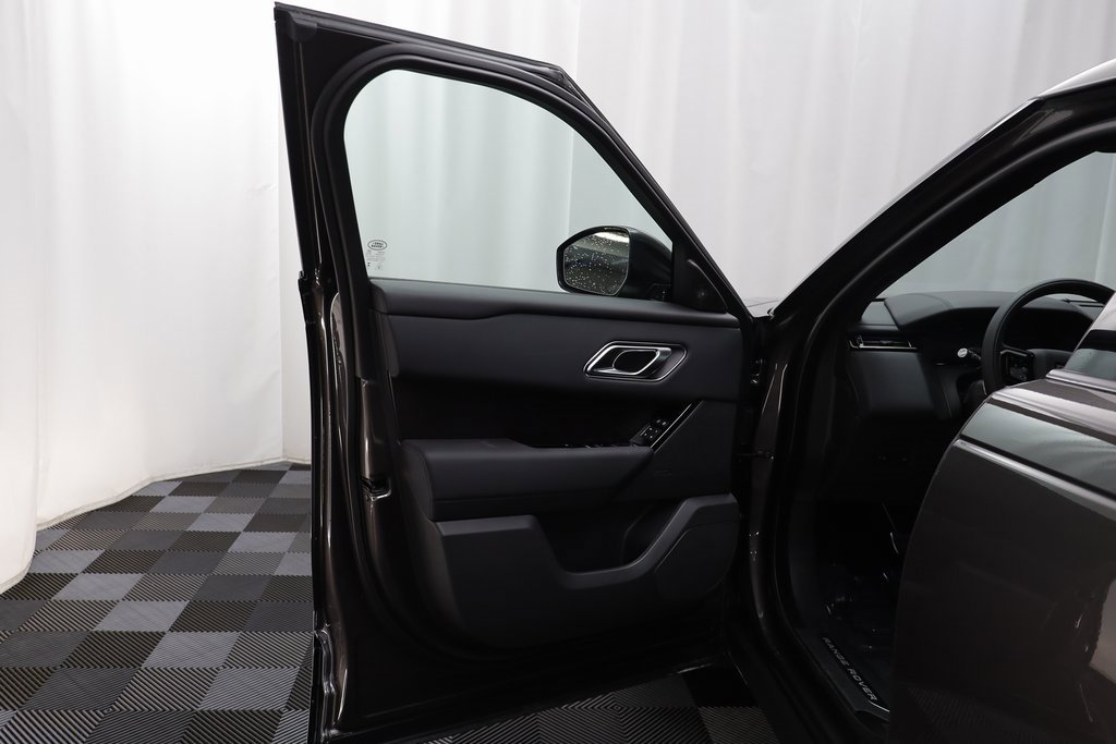 New 2026 Land Rover Range Rover Velar Dynamic SE image 5