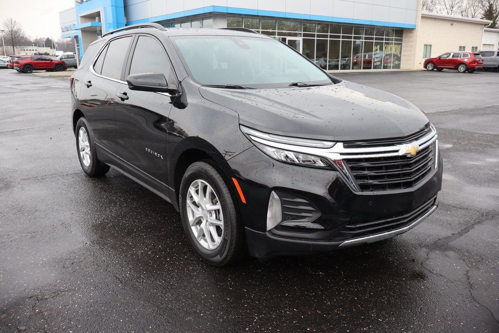 Used 2024 Chevrolet Equinox LT image 2