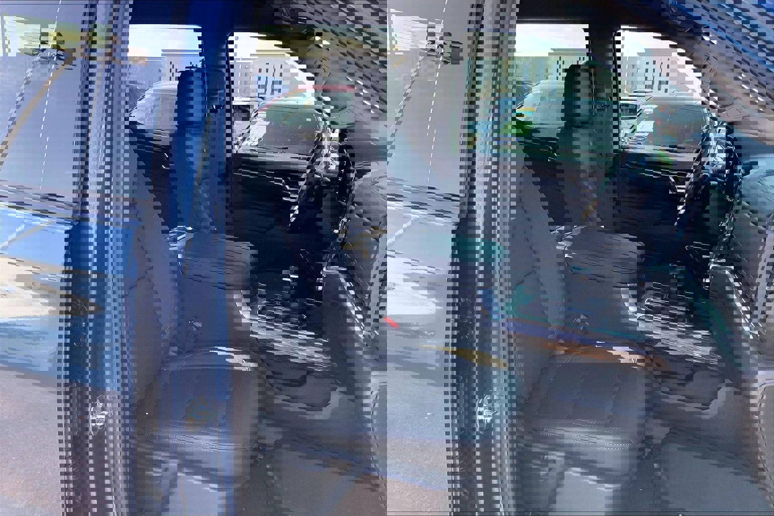 Used 2026 GMC Sierra 1500 Elevation w/ Elevation Premium Package image 6