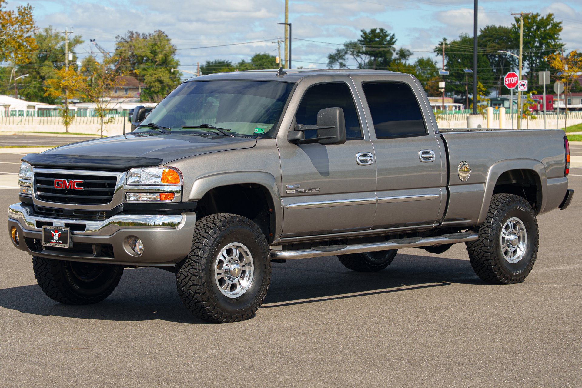 Used 2007 GMC Sierra 2500 SLT w/ Heavy-Duty Power Package AWD/4WD image 4
