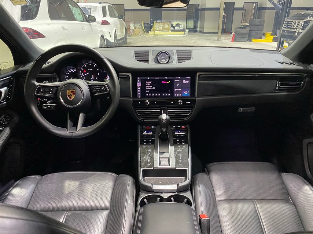 Used 2022 Porsche Macan GTS AWD/4WD image 2